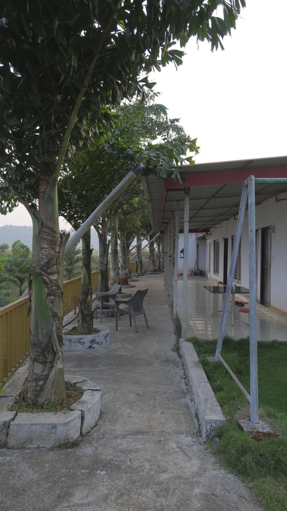 Swiss Lake Resort Lavasa Exterior photo